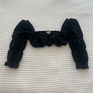 Black ruffle long-sleeved cropped top